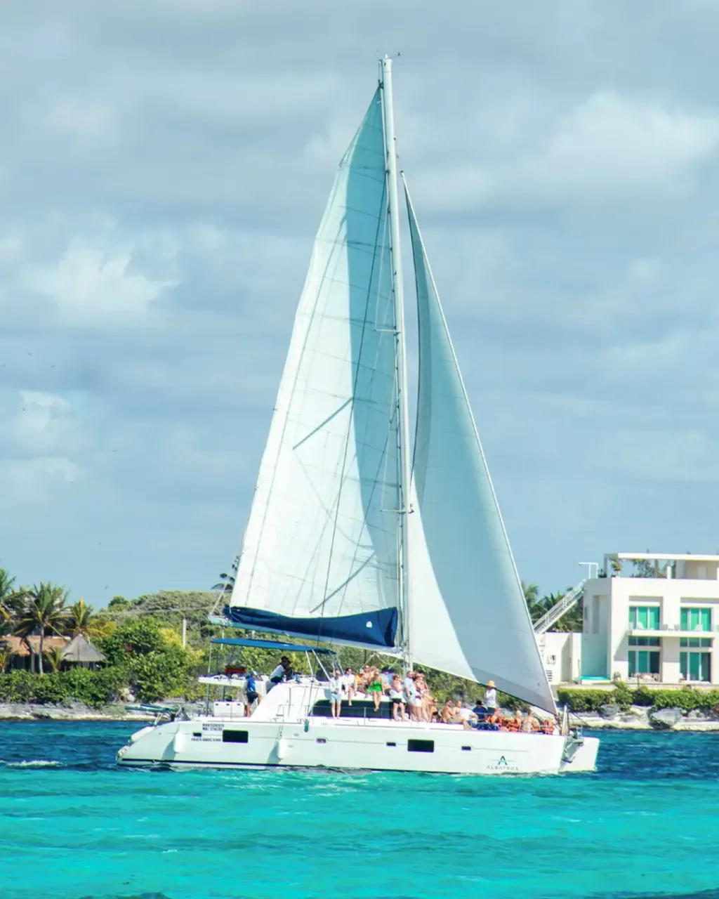 Get Up and Go - Tour en Catamarán a Isla Mujeres - Imagen 2