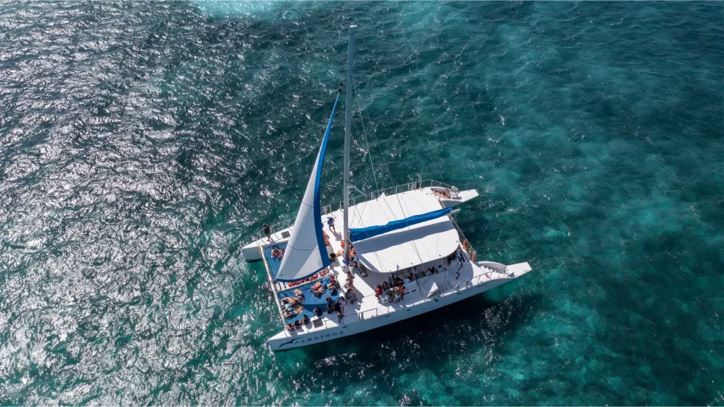 Sunsations - Catamarán Fiesta Todo Incluido