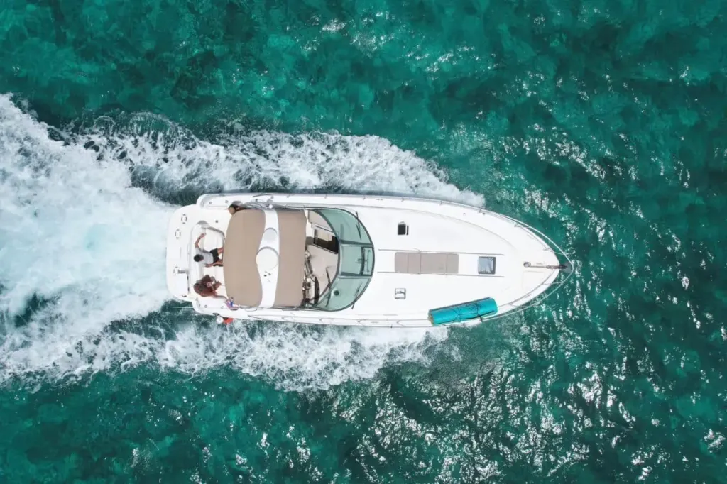 Sea Ray Sundancer 40 ft - Confort Exclusivo - Imagen 3