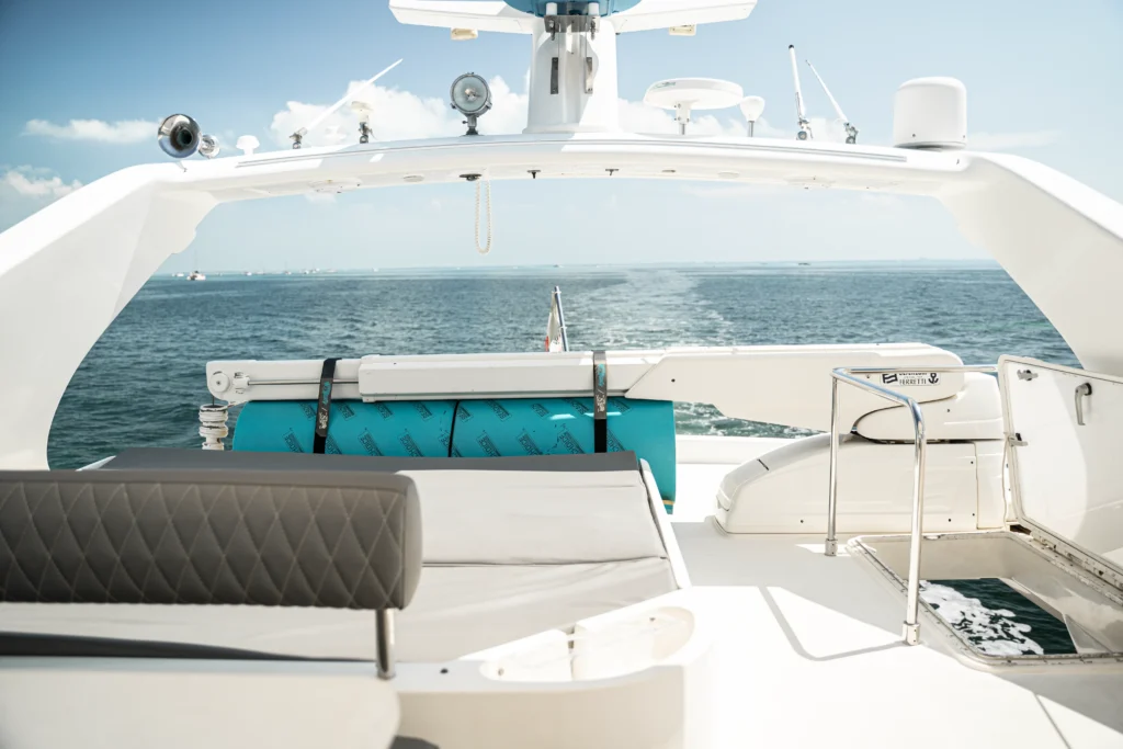 Sea Ray Sundancer 50 ft - Confort Exclusivo - Imagen 2